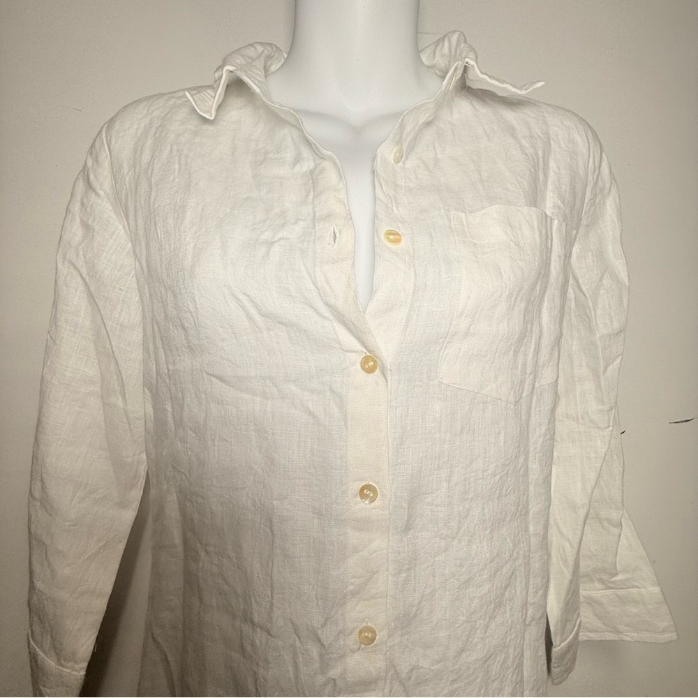 Women's White Button-Up Top - Picture 3 of 8